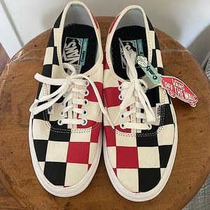 Women’s Vans Era Comfycush Red and black checkered, Size 8 NWT